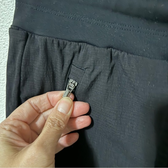 Athleta Trekkie North Crop Jogger Textured Black High Rise Zip Pockets-6 - Picture 6 of 9